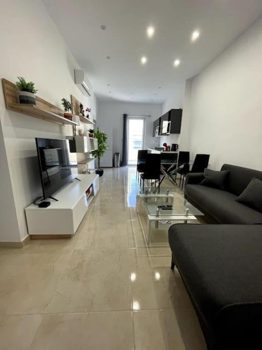 Brand New Appartement Of Two Bedrooms In סליאמה מראה חיצוני תמונה