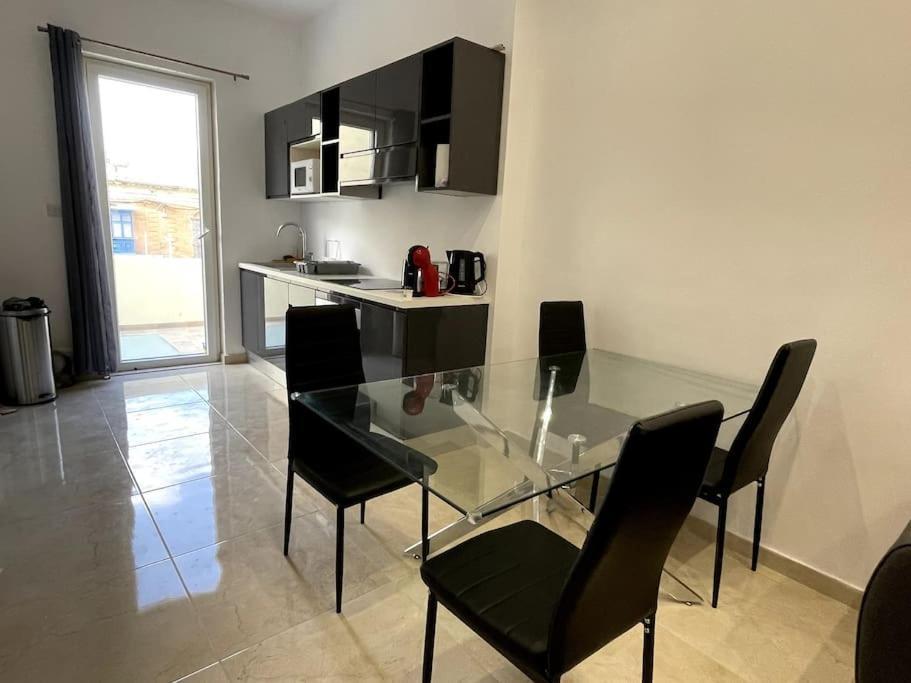 Brand New Appartement Of Two Bedrooms In סליאמה מראה חיצוני תמונה